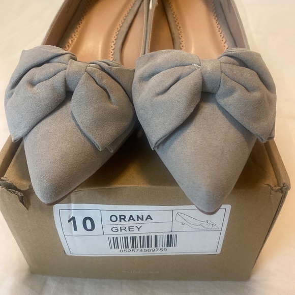 Journee Collection Women’s Orana Pointed Toe Kitten Heel pumps - Picture 2 of 6